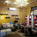 Ol\'Masta Hotel & Lounge