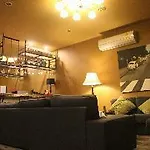 Ol\'Masta Hotel & Lounge